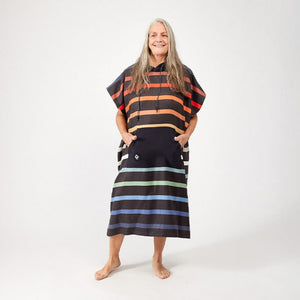 Nomadix Changing Poncho: Wave Blue Pinstripes