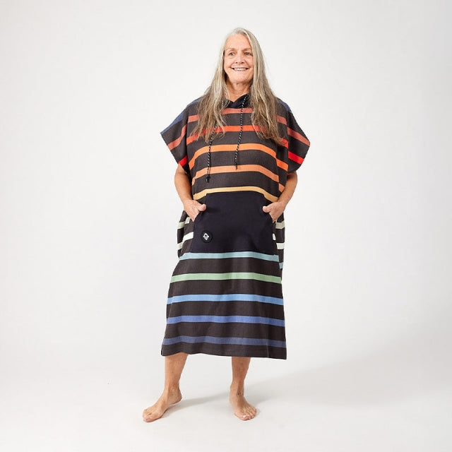 Nomadix Changing Poncho: Wave Blue Pinstripes Multi