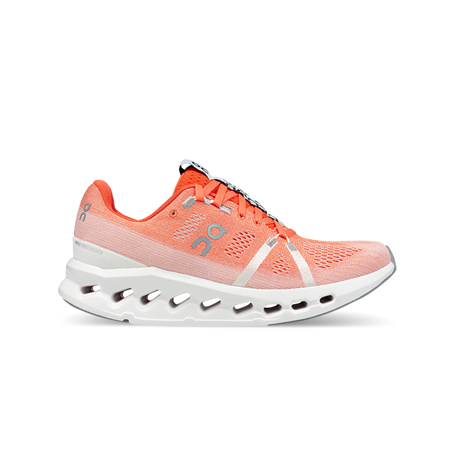 On Running Women&#39;s Cloudsurfer Flame | White