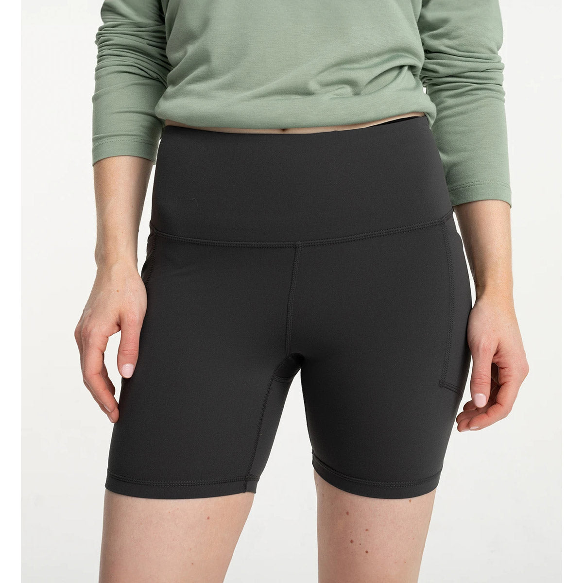 Free Fly Apparel Women&#39;s All Day 6&quot; Pocket Short Black Sand