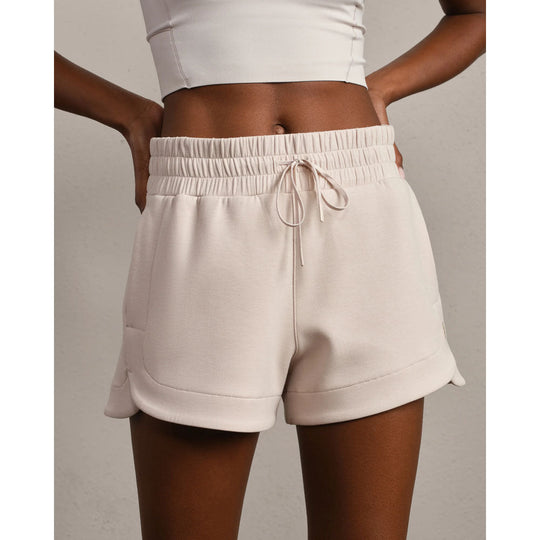 Women's DreamGlow Short - 3"