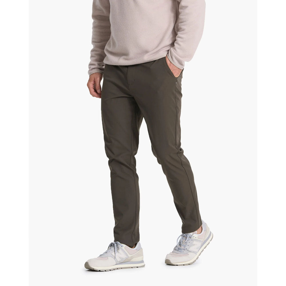 Vuori M Cascade Tech Chino Pant Dark Oregano