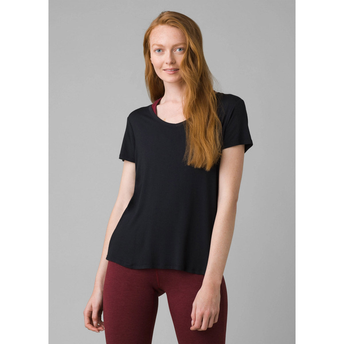 Women&#39;s Foundation Short Sleeve Vneck